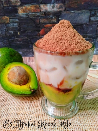 Cara Mudah Menyiapkan Resep Es alpukat kocok Milo yang Sempurna Anti Ribet, Mantap