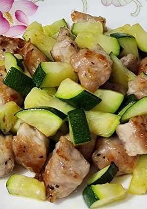 夏日輕食排骨炒(サマーヘルシーポーク炒め) 的食譜成品照片
