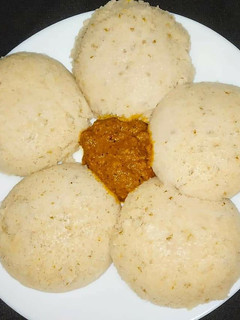 கொள்ளு இட்லி (Kollu idli recipe in tamil) செய்முறை முக்கிய புகைப்படம்