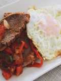 Zancarrón con fritada y tomate