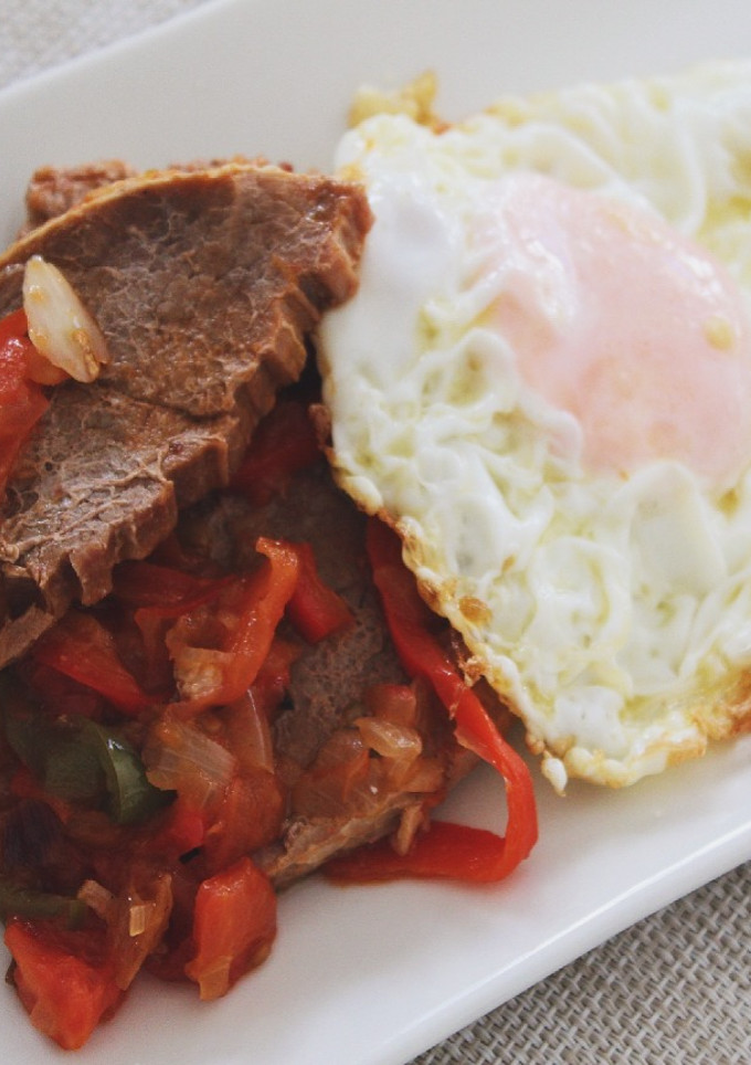 Una foto de Zancarrón con fritada y tomate