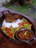 Set Menu Makan Siang (Daging + Nasi + Oseng + Sambal)