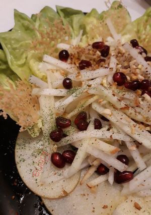 Foto di Insalata di cavolo rapa, mela e melograno