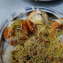 A picture of Brwa golgppe.
