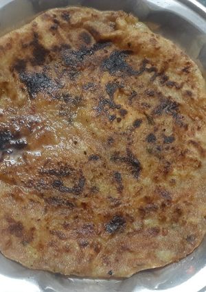 आलू का पराठा (aloo ka paratha recipe in Hindi) रेसिपी मुख्य फोटो