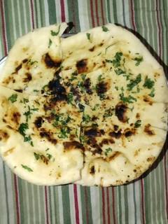 கார்லிக் பட்டர் நான்(garlic butter naan recipe in tamil) செய்முறை முக்கிய புகைப்படம்