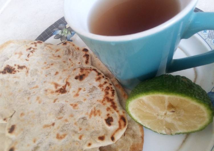Step-by-Step Guide to Prepare Homemade Naan with Black tea and lemon