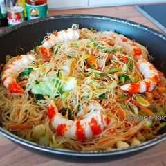 Bihun goreng Surimi রেসিপির প্রধান ছবি