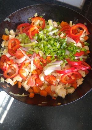 Una foto de Saltados de verduras y pechuga de pollo