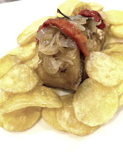 Foto de Bacalhau frito com Cebolada e Batatas Fritas
