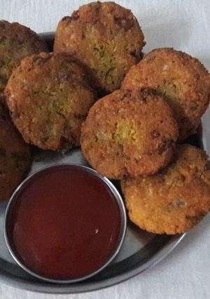 डाळ वडा (dal wada recipe in marathi) रेसिपी चे मुख्य फोटो