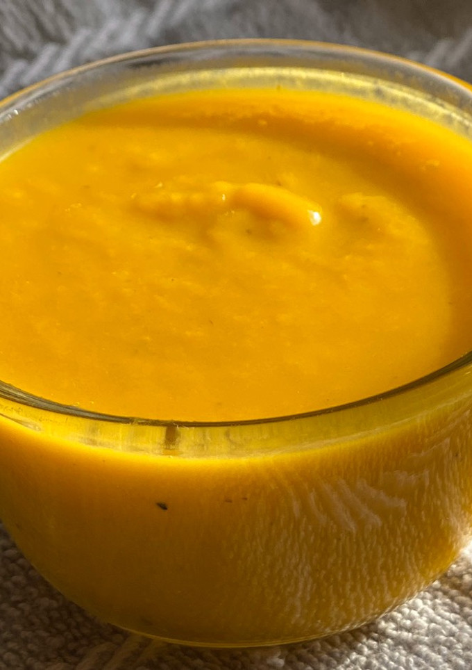 Una foto de Puré de verduras naranjas con curry THX