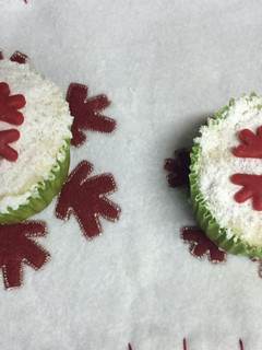 A picture of Snow Cake/Cupcakes #Christmas Baking Contest.