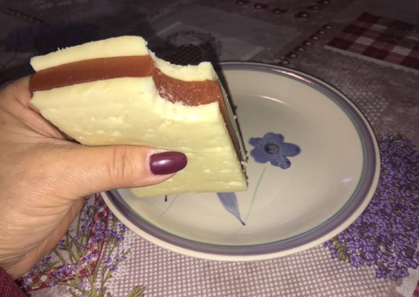 Postre de queso con dulce de membrillo