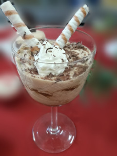 Una foto de Mousse de dulce de leche y café😍