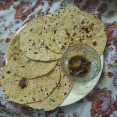 A picture of Missi roti.