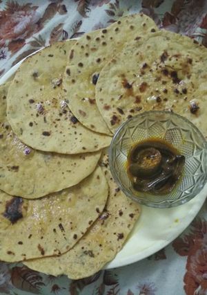A picture of Missi roti.