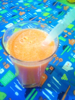 Una foto de Shots licuado de zanahoria 🥕 y naranja 🍊