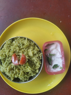 கொத்தமல்லி சாதம் (Koththamalli satham recipe in tamil) செய்முறை முக்கிய புகைப்படம்