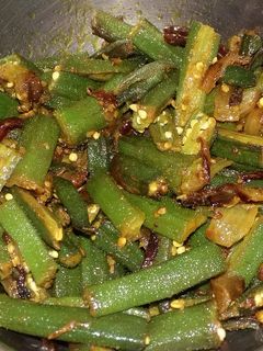 मसाला भिंडी (Masala bhindi recipe in Hindi) रेसिपी मुख्य फोटो