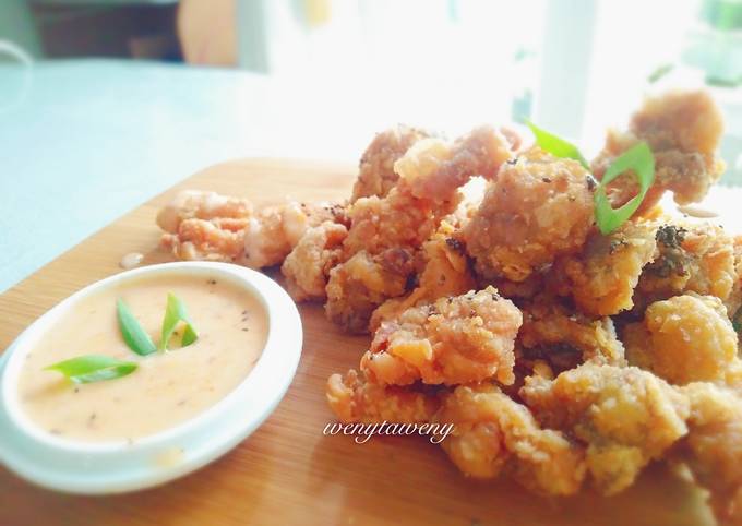 Chicken Popcorn with Cheesy Sauce