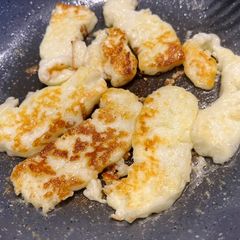 A picture of Grilled halloumi.