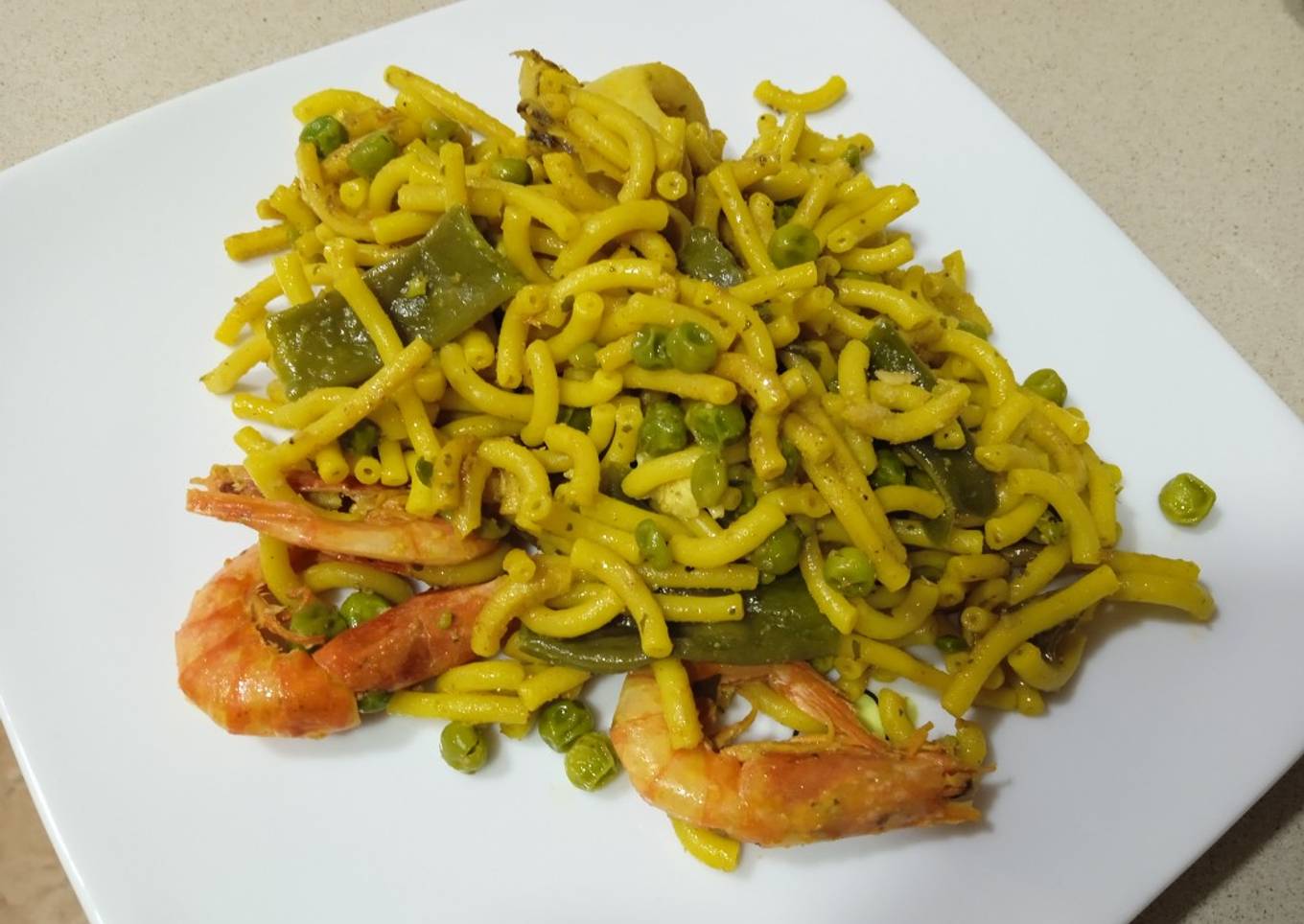 Fideuá de fideo grande