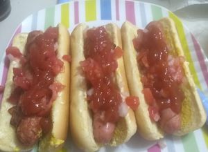 Una foto de Hot dogs con tocino