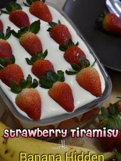 Foto resep Strawberry Tiramisu With Banana Hidden