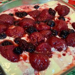 A picture of Very Berry Float / Graham Trifle.