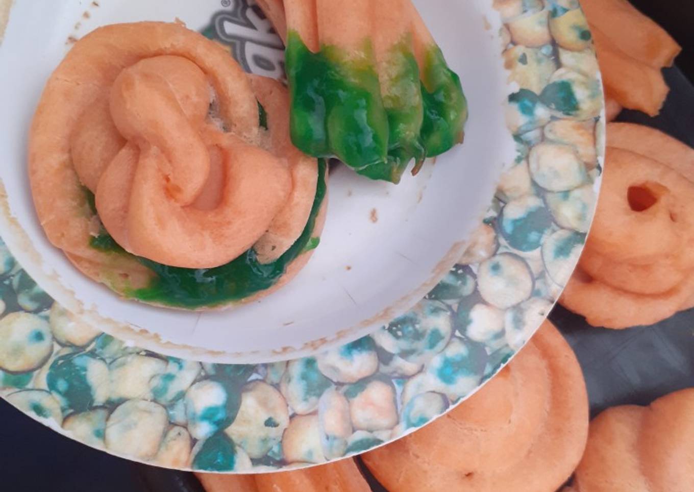 Kue Soes Vla Pandan (Oven Tangkring,Tanpa Mixer,Takaran Sendok)