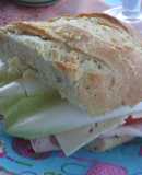 Bocadillo de pollo trufado con endibias