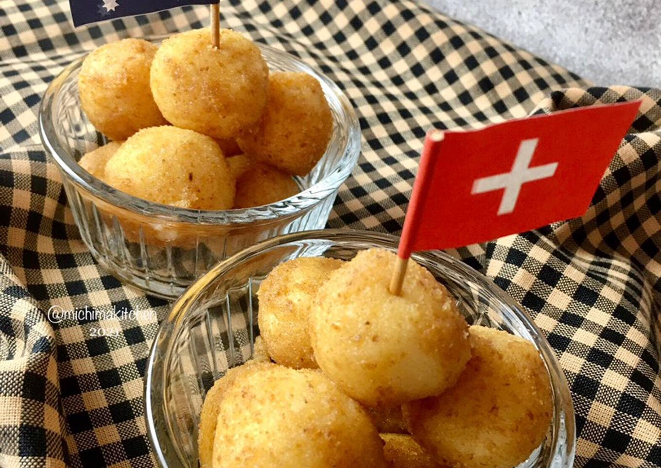 Cheesy Potato Balls