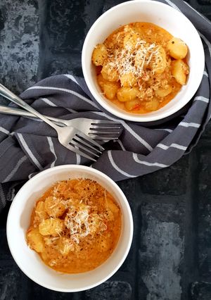 A picture of Pink sauce gnocchi.
