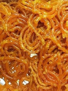 झटपट कुरकुरी जलेबी (jhatpat kurkure jalebi recipe in Hindi) रेसिपी मुख्य फोटो
