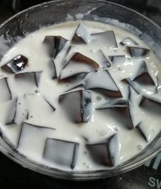 thạch đen sữa chua