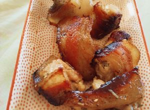 Foto di Bocconcini di coniglio con guanciale e cognac
