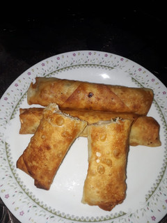 A picture of Chicken spring roll.
