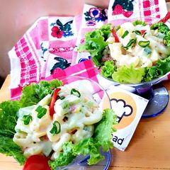A picture of Creamy pasta ceasor salad.