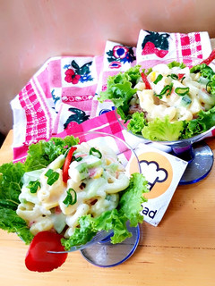 A picture of Creamy pasta ceasor salad.