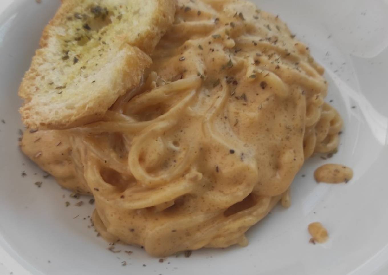 Spaghetti creamy chesee