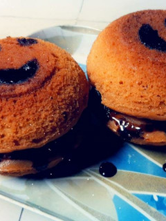 डिलीशियस डोरा केक (Dora Cake Recipe In Hindi) रेसिपी मुख्य फोटो