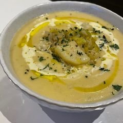 A picture of Leek and potatoes soup.