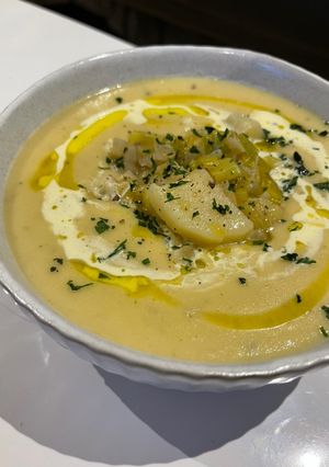 A picture of Leek and potatoes soup.
