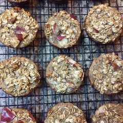 A picture of Apple Pie Baked Oatmeal Cups.