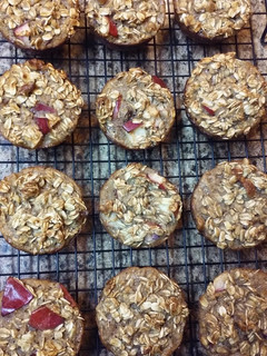 A picture of Apple Pie Baked Oatmeal Cups.