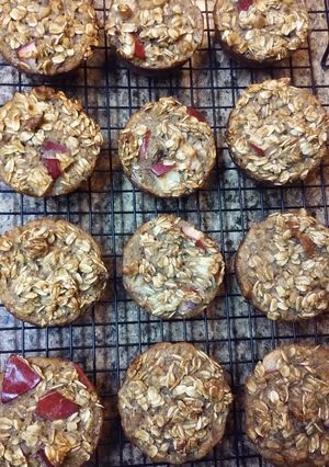 A picture of Apple Pie Baked Oatmeal Cups.