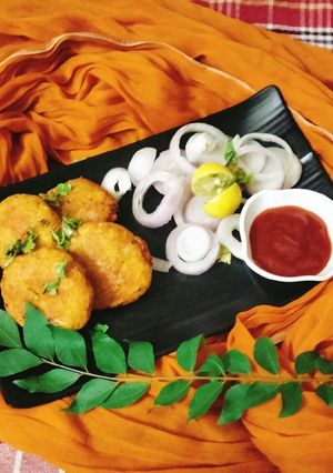 A picture of Potato with poha cutlets.