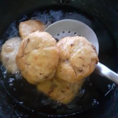 A picture of Qeema kachori.