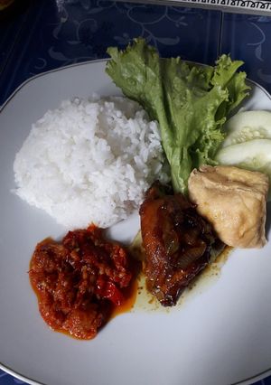 Foto resep Ayam kecap dan sambal terasi ala mira